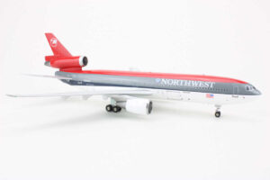 McDonnell Douglas DC-10-30 Northwest Airlines N235NW Inflight200 IFDC10NW0119 1:200 – Bild 2