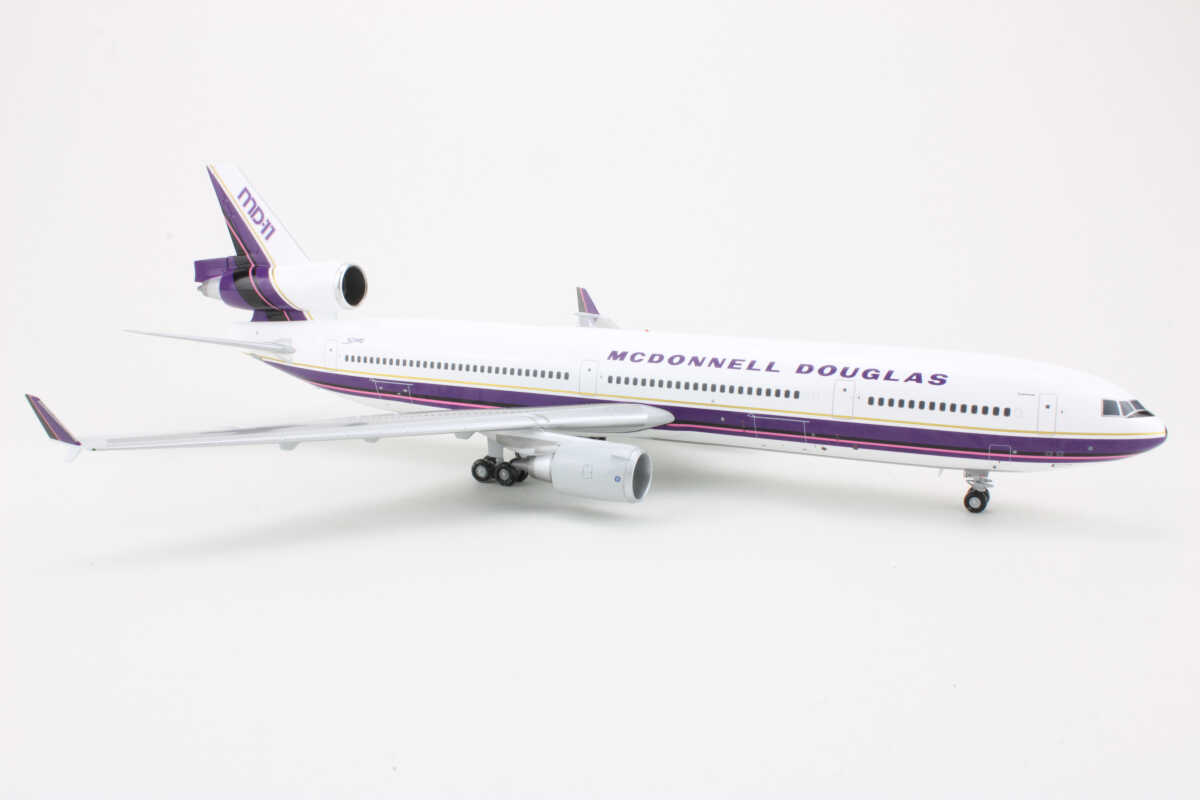 McDonnell Douglas MD-11 House Colors N211MD JC Wings LH2076 1:200 – Bild 2