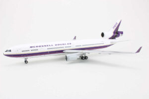 McDonnell Douglas MD-11 House Colors N211MD JC Wings LH2076 1:200 – Bild 3