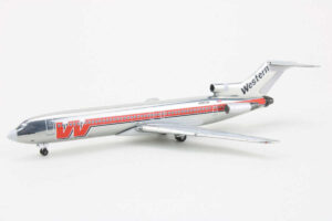 Boeing 727-200 Western Airlines N2823W Aeroclassics 1:400 - Image 3