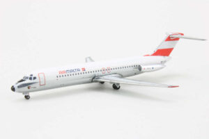 Douglas DC-9-30 Air Malta "Hybrid Austrian" OE-LDC Aeroclassics 1:400 – Bild 3