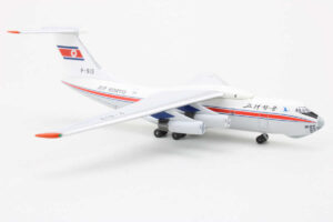 Alternative view of Ilyushin IL-76 Air Koryo P-913 Aeroclassics 1:400