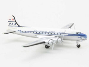 Douglas C-54 Skymaster Pan Am Airways N88934 Aeroclassics PAAMCN8893 1:400 – Bild 2
