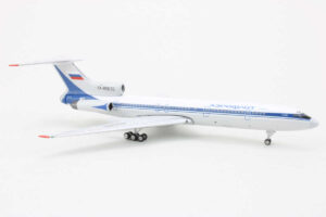 Alternative view of Tupolev TU-154M Aeroflot RA-85670 Phoenix PH4AFL796 1:400