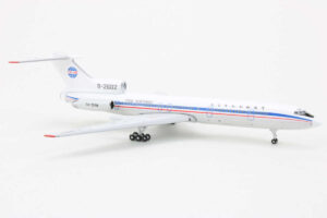 Alternative view of Tupolev TU-154M China Northwest B-2602 Phoenix PH4CNW568 1:400