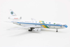 McDonnell Douglas DC-10-30 Varig Brasil PP-VMD "Exclusive for Adam Jets" Aeroclassics 1:400 – Bild 2