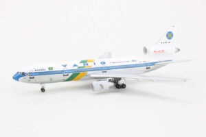 McDonnell Douglas DC-10-30 Varig Brasil PP-VMD "Exclusive for Adam Jets" Aeroclassics 1:400 – Bild 3