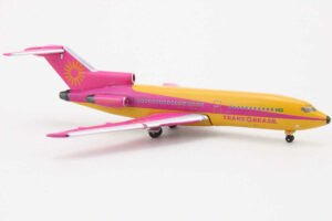 Alternative view of Boeing 727-100C Transbrasil PT-TYT "Orange/Pink" Aeroclassics 1:400