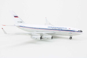 Alternative view of Ilyushin IL-96-300 Domodedovo Airlines RA-96009 Phoenix PH4DMO826 1:400