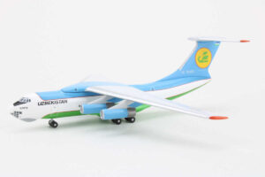 Ilyushin IL-76 Uzbekistan Airways UK-76353 Aeroclassics 1:400 - Image 3