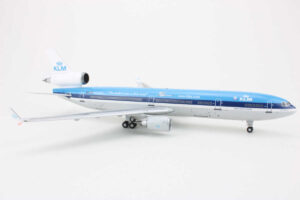 Alternative view of McDonnell Douglas MD-11 KLM Royal Dutch Airlines PH-KCE JC Wings XX2423 1:200