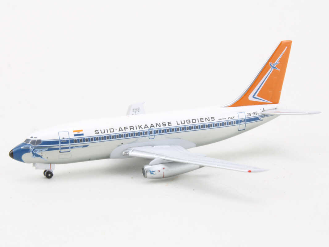 Boeing 737-200 South African Airways ZS-SBL Aeroclassics 1:400 - Image 3