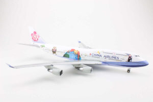 Alternative view of Boeing 747-400 China Airlines B-18203 Albatros/Inflight200 ALB016 1:200