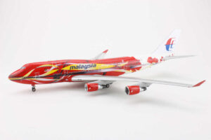 Boeing 747-400 Malaysia Airlines "Hibiscus" 9M-MPD JFox JF-747-4-005A 1:200 – Bild 3